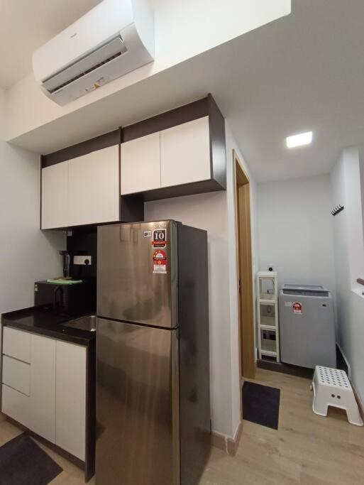 Col 108b Modern Klcc Balcony View & Infinity Pool Apartamento Kuala Lumpur