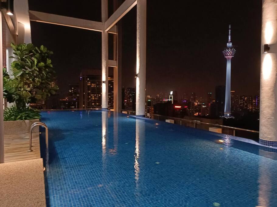 Pangsapuri Col 108b Modern Klcc Balcony View & Infinity Pool