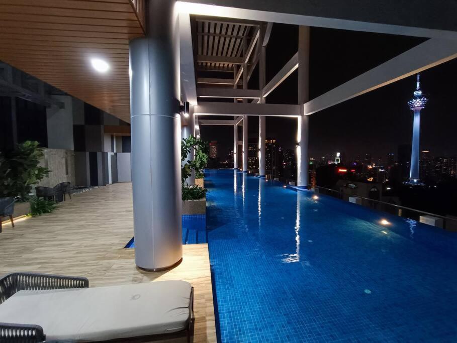 Col 108b Modern Klcc Balcony View & Infinity Pool Pangsapuri