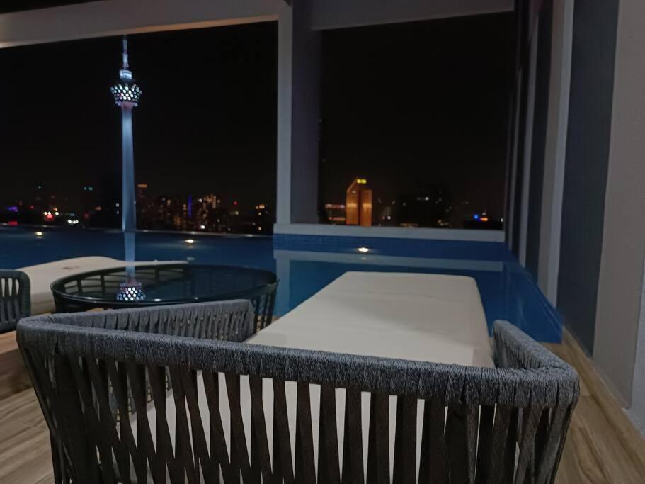 Pangsapuri Col 108b Modern Klcc Balcony View & Infinity Pool Kuala Lumpur